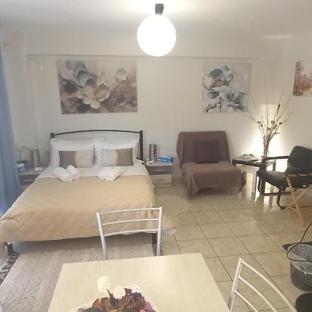 Lavrio Center - Thanasis' Studio エクステリア 写真